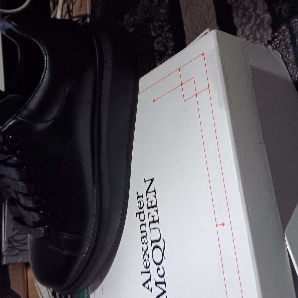 Alexander McQueen Men's Black Sneakers